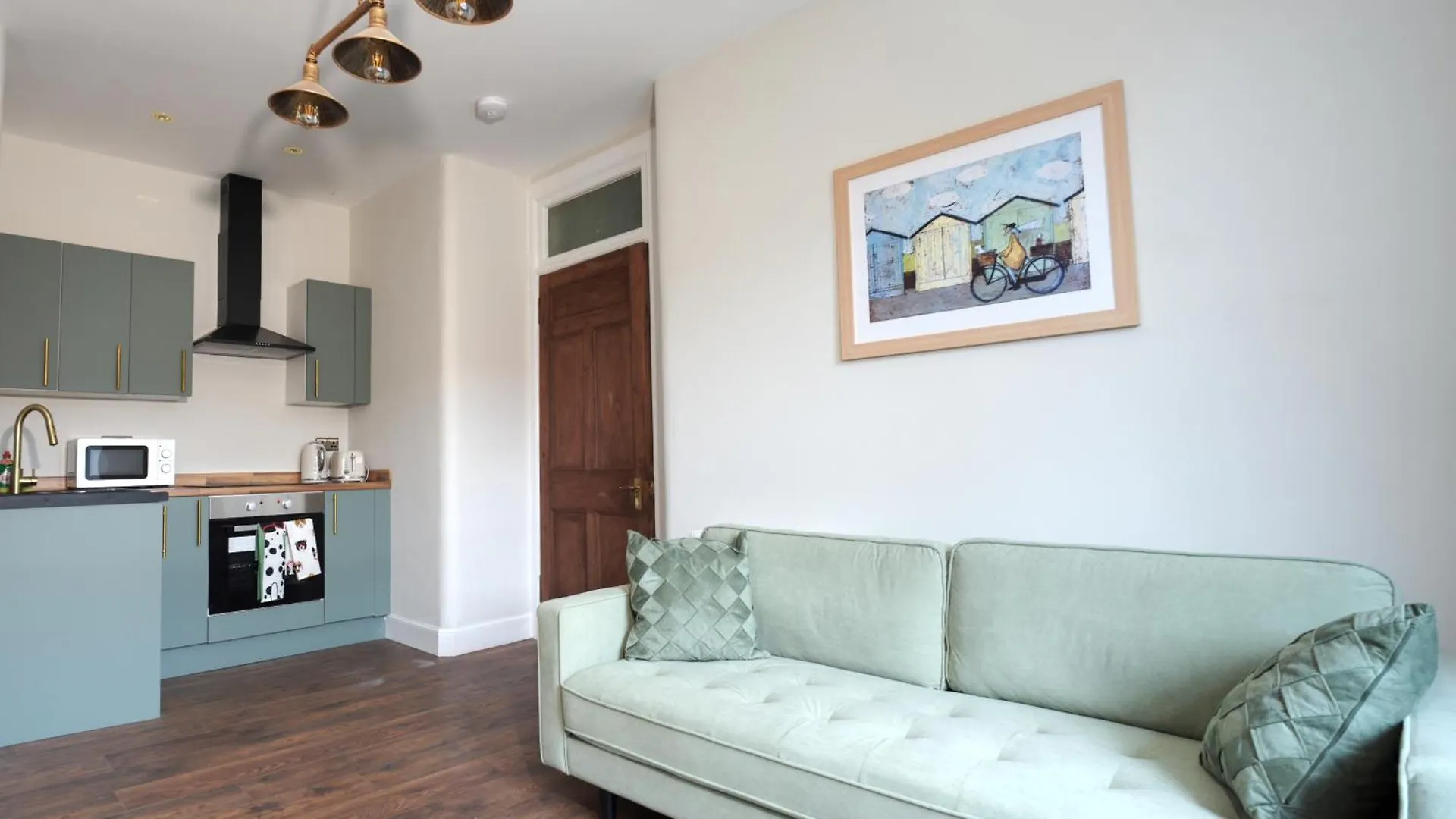 Fringe Flat Apartman EDI
